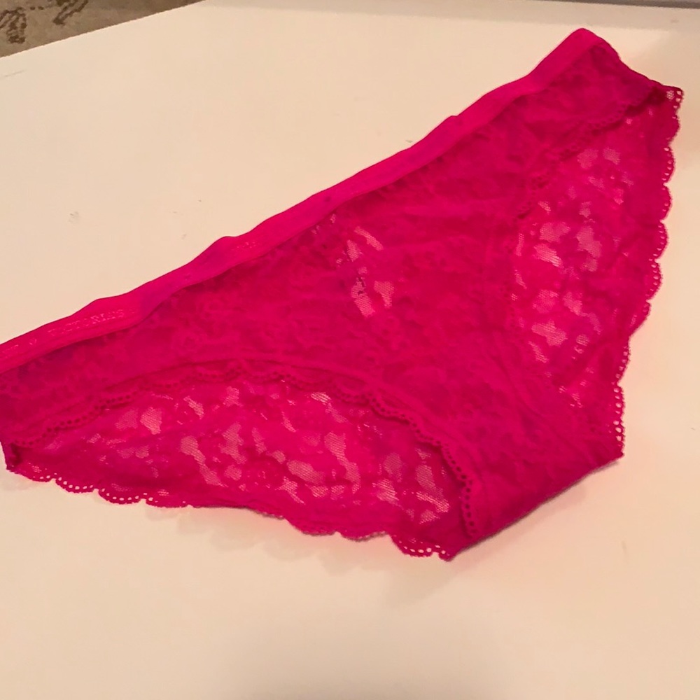 VICTORIA’S SECRET SZ M NEW WITH TAGS PANTIES FUCHSIA PINK HOT PINK BARBIE